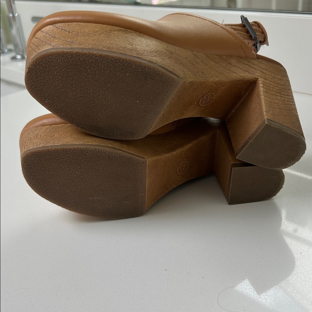 Universal Thread Brown Slingback Platform Clogs - Picture 5 of 5
